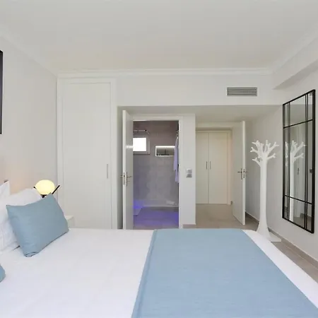 Valley 03- Cleverdetails, Monte Verde, Lux, Distant Sea View, 3 Bedroom, 4 Saltwater Pools Vilamoura