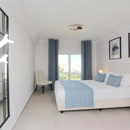 Valley 03- Cleverdetails, Monte Verde, Lux, Distant Sea View, 3 Bedroom, 4 Saltwater Pools * Vilamoura