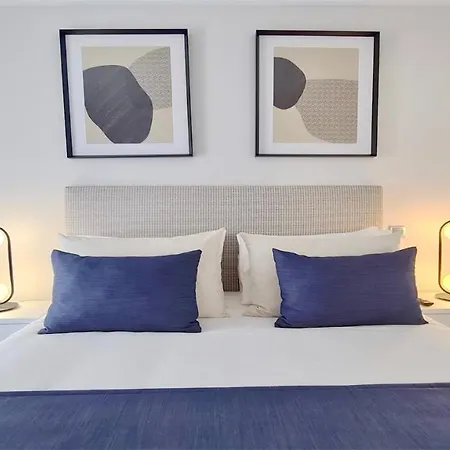 Apartment Valley 03- Cleverdetails, Monte Verde, Lux, Distant Sea View, 3 Bedroom, 4 Saltwater Pools Vilamoura