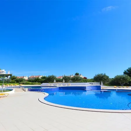 Apartment Valley 03- Cleverdetails, Monte Verde, Lux, Distant Sea View, 3 Bedroom, 4 Saltwater Pools