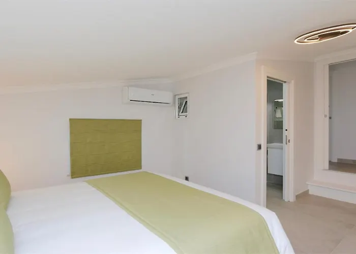 Apartament Valley 03- Cleverdetails, Monte Verde, Lux, Distant Sea View, 3 Bedroom, 4 Saltwater Pools