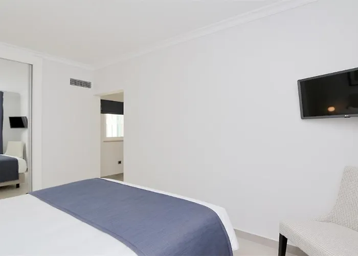 Valley 03- Cleverdetails, Monte Verde, Lux, Distant Sea View, 3 Bedroom, 4 Saltwater Pools Apartament