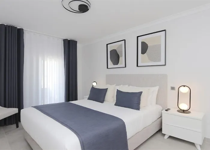 Valley 03- Cleverdetails, Monte Verde, Lux, Distant Sea View, 3 Bedroom, 4 Saltwater Pools Apartament